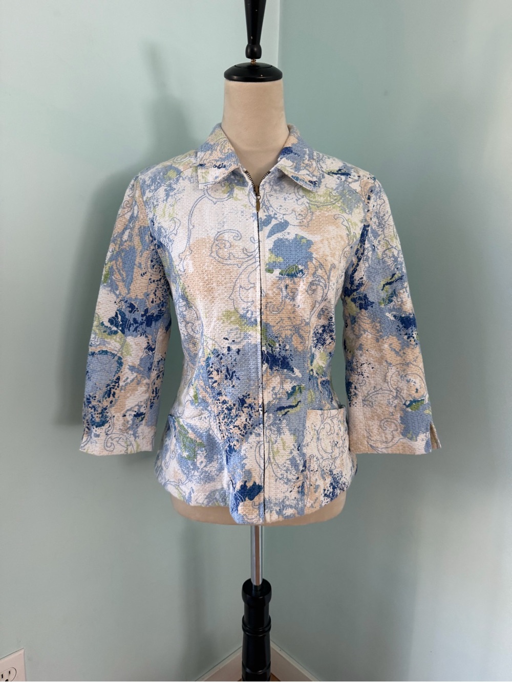 Coldwater Creek blue floral Full Zip Jacket Embroidered 3/4 Sleeve Size 8